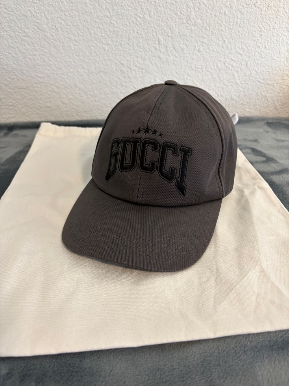 Brand New Men’s Gucci Cotton Embroidered Baseball Hat in Grey Size L (59 cm)